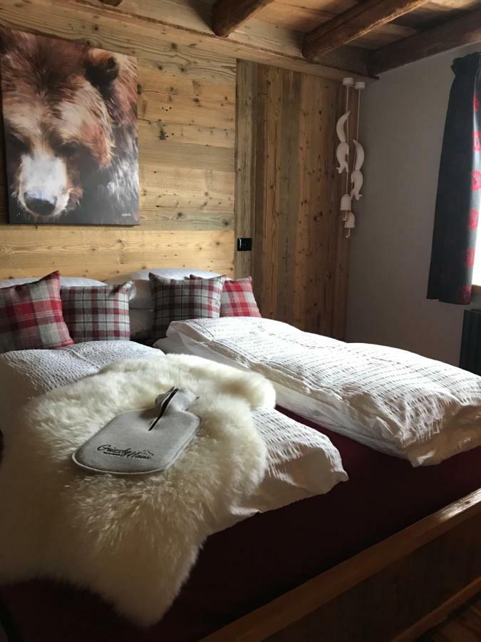 Grizzly Haus & Frosch Restaurant - Teritoria Bed and Breakfast Varena Εξωτερικό φωτογραφία